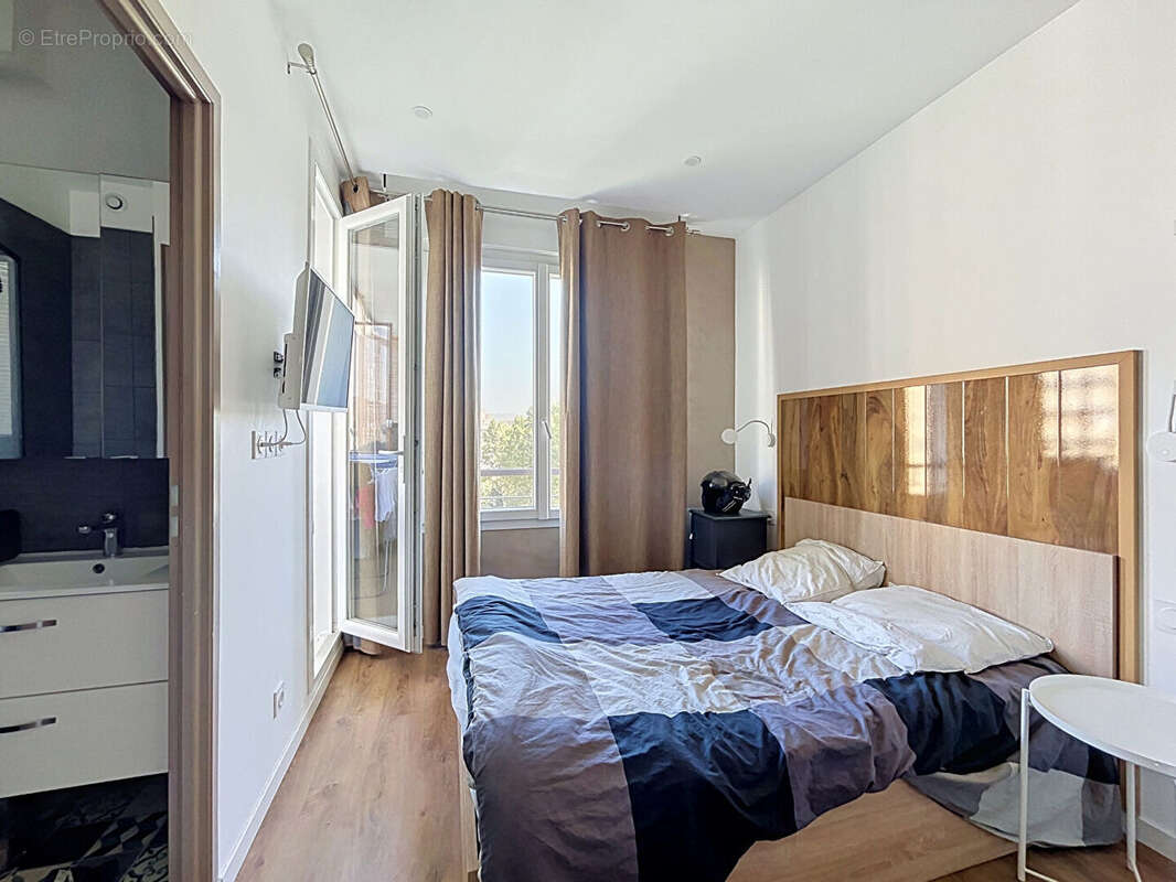 Appartement à MARSEILLE-4E