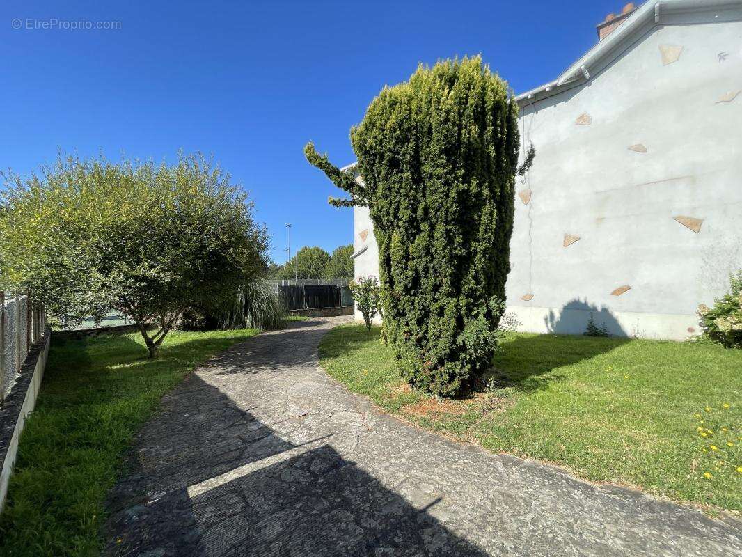 Appartement à SAINT-PRIEST-TAURION