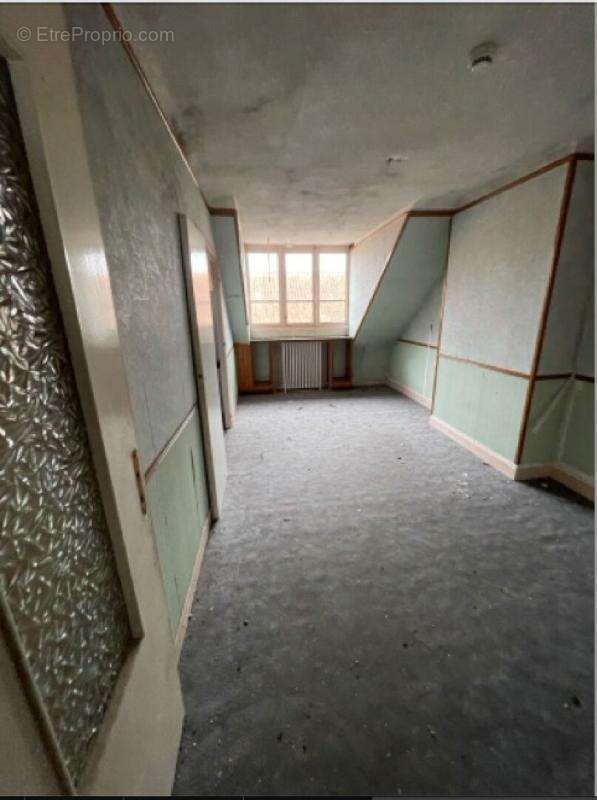 Ensemble  immobilier exceptionnel  pour investisseurs  ou bailleurs sociaux .Terrain  7159m2 Surface hab:1883m2 - photo 11