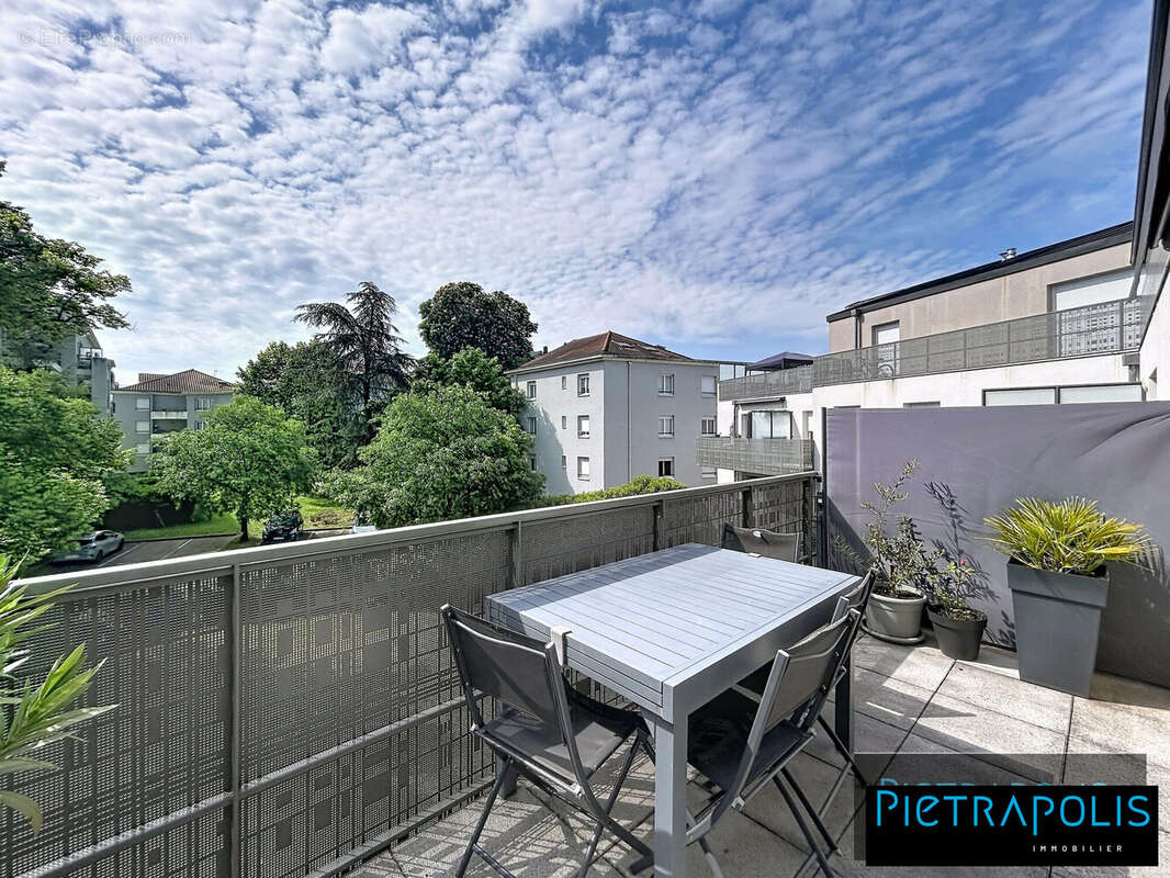 Appartement à MEYZIEU