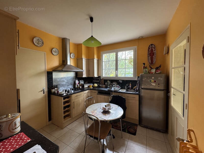 Maison à LES PEINTURES