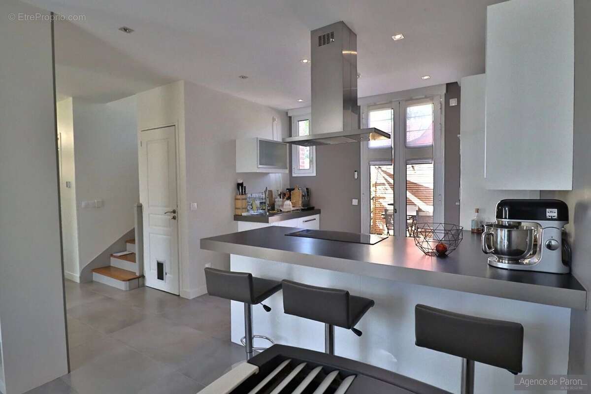 Maison à VERRIERES-LE-BUISSON