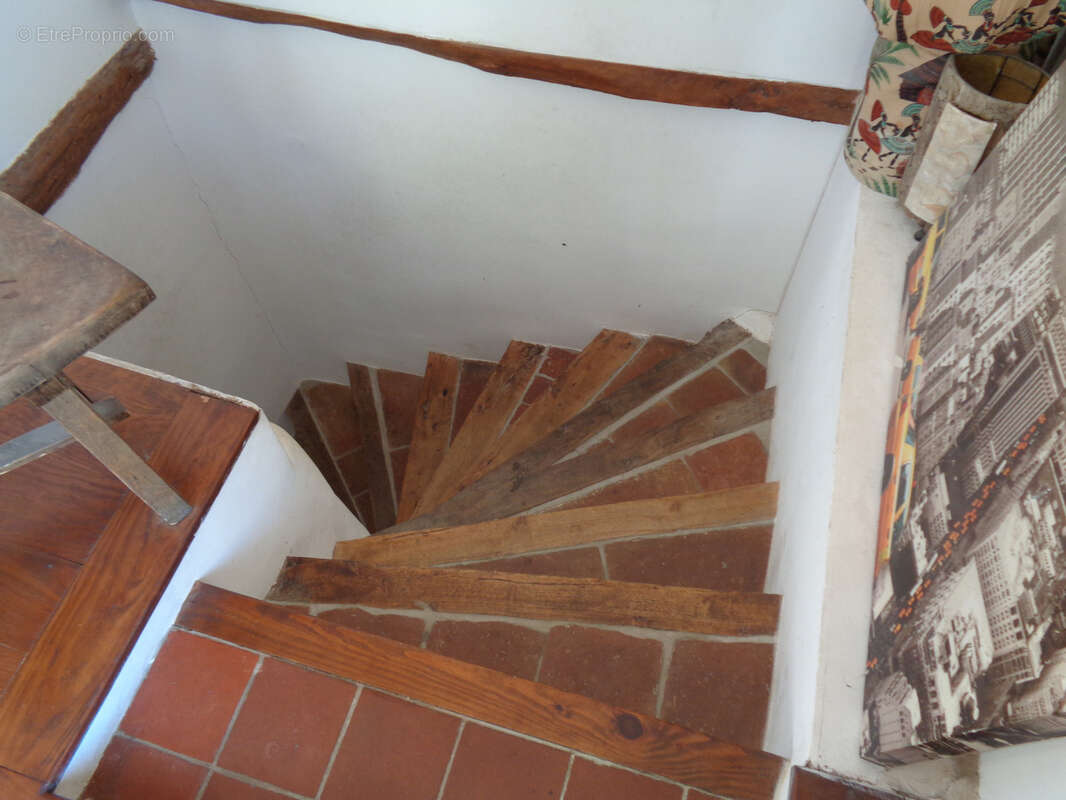 Maison à OPOUL-PERILLOS