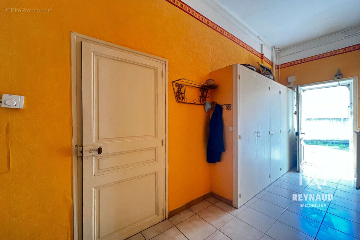 Maison 185 m² à Paulhan  - photo 6