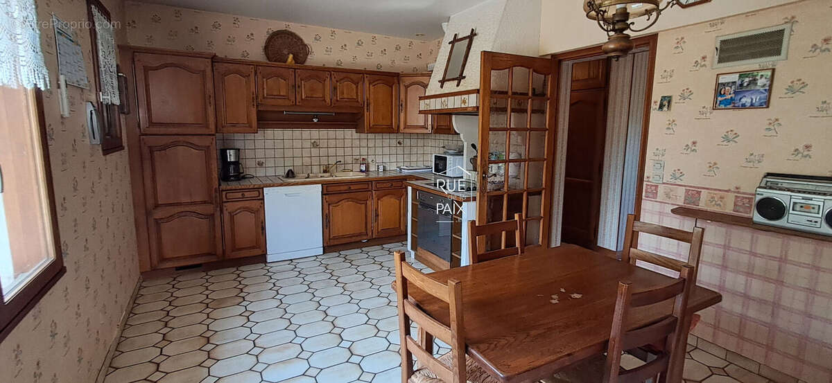 Maison à VENDEUVRE-DU-POITOU