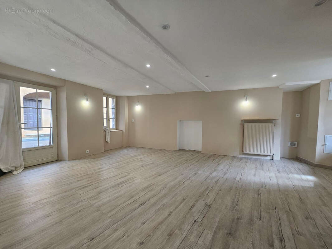 Appartement à L&#039;ESCARENE