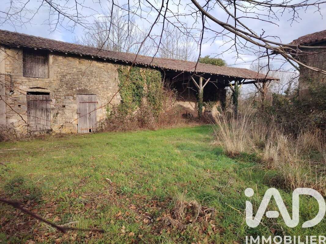 Maison 54 m² à La Magdeleine  - photo 9