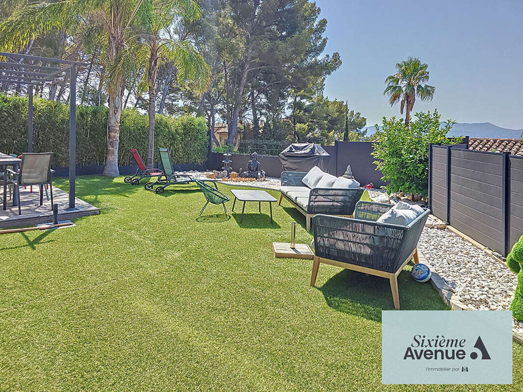 Appartement à SANARY-SUR-MER