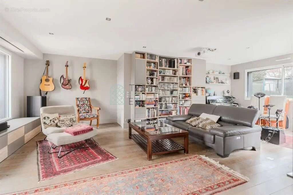 Maison à L'HAY-LES-ROSES