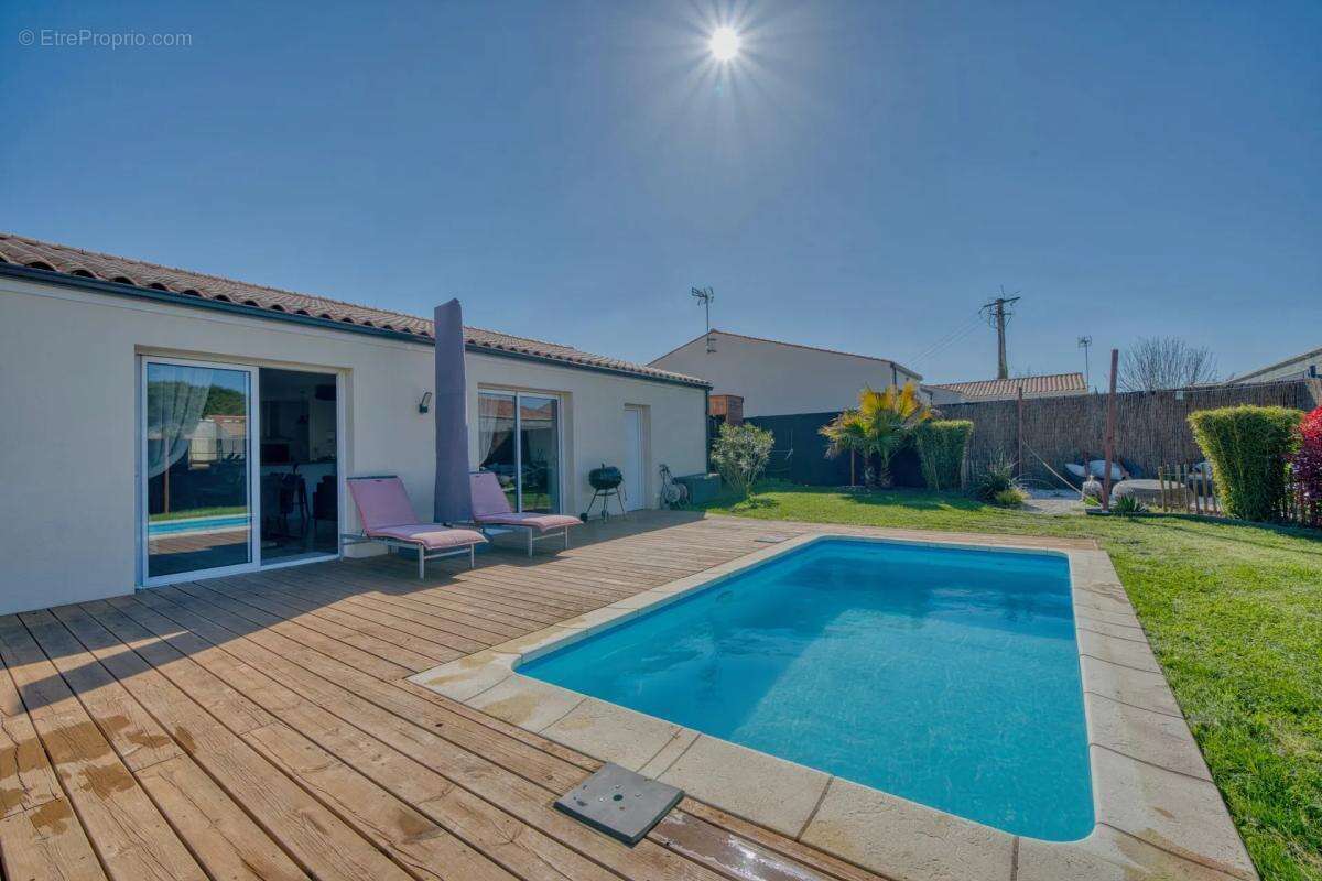 Maison à SAINT-AGNANT