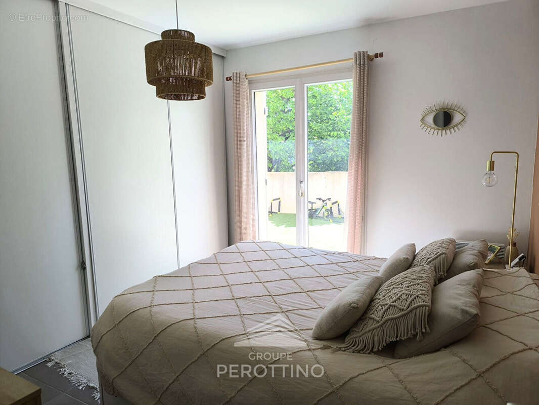 Appartement à PEYPIN