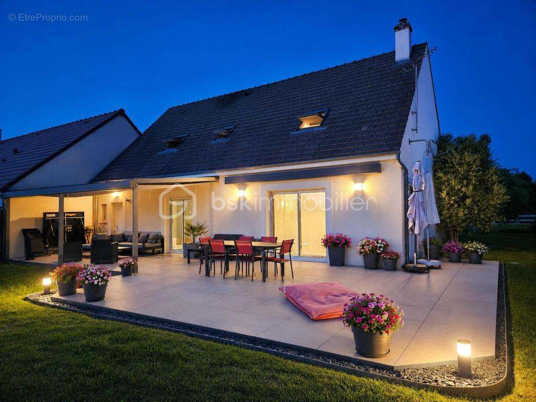 Maison à EPERNON