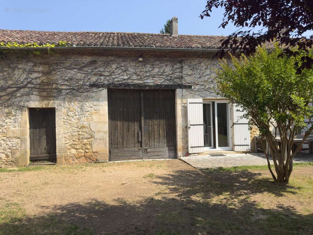 Maison à ANTONNE-ET-TRIGONANT