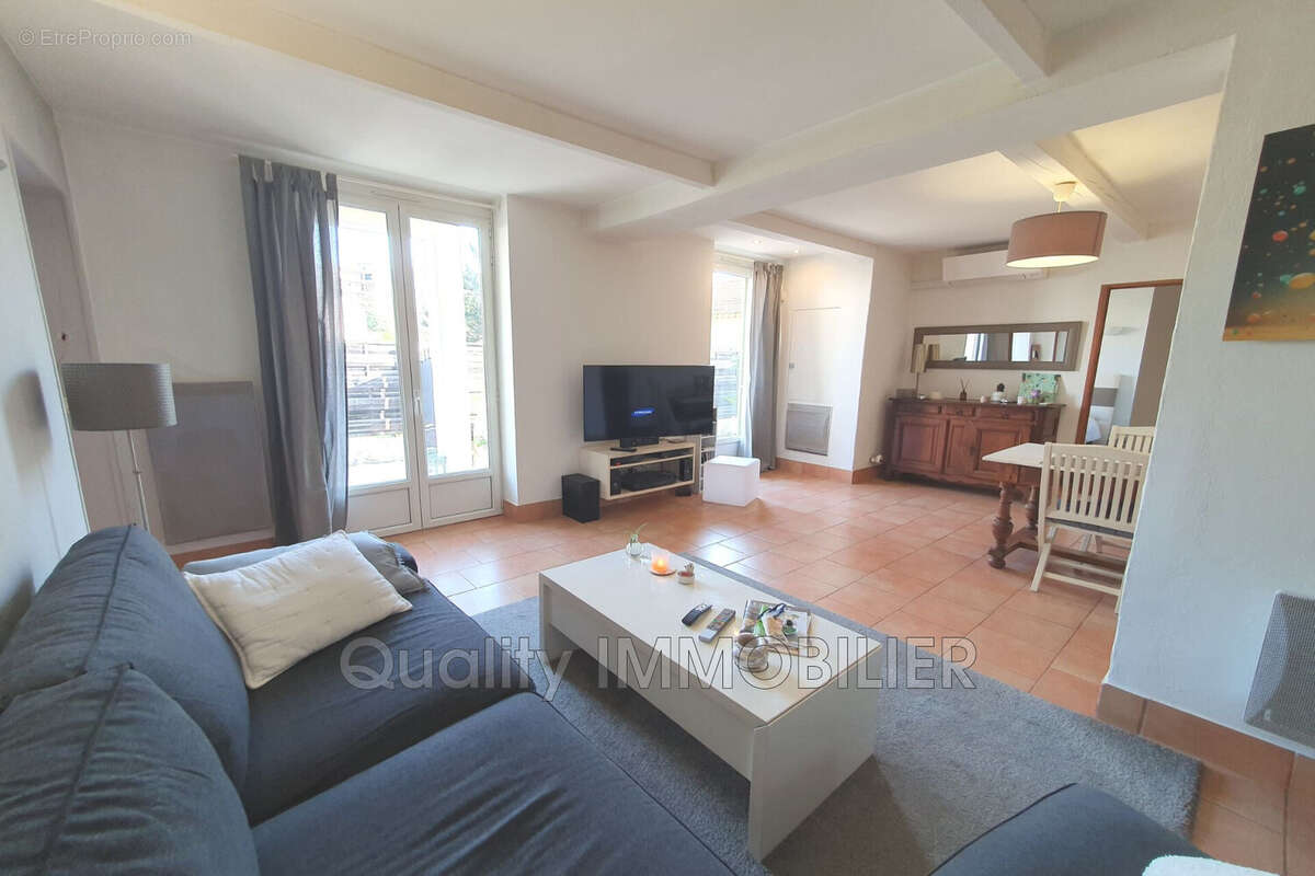 Appartement 79 m² à Le Cannet  - photo 2