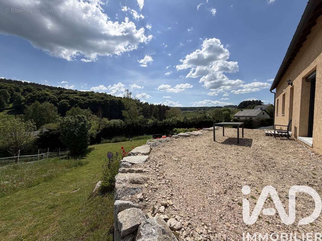 Maison 144 m² à Les Bessons  - photo 8