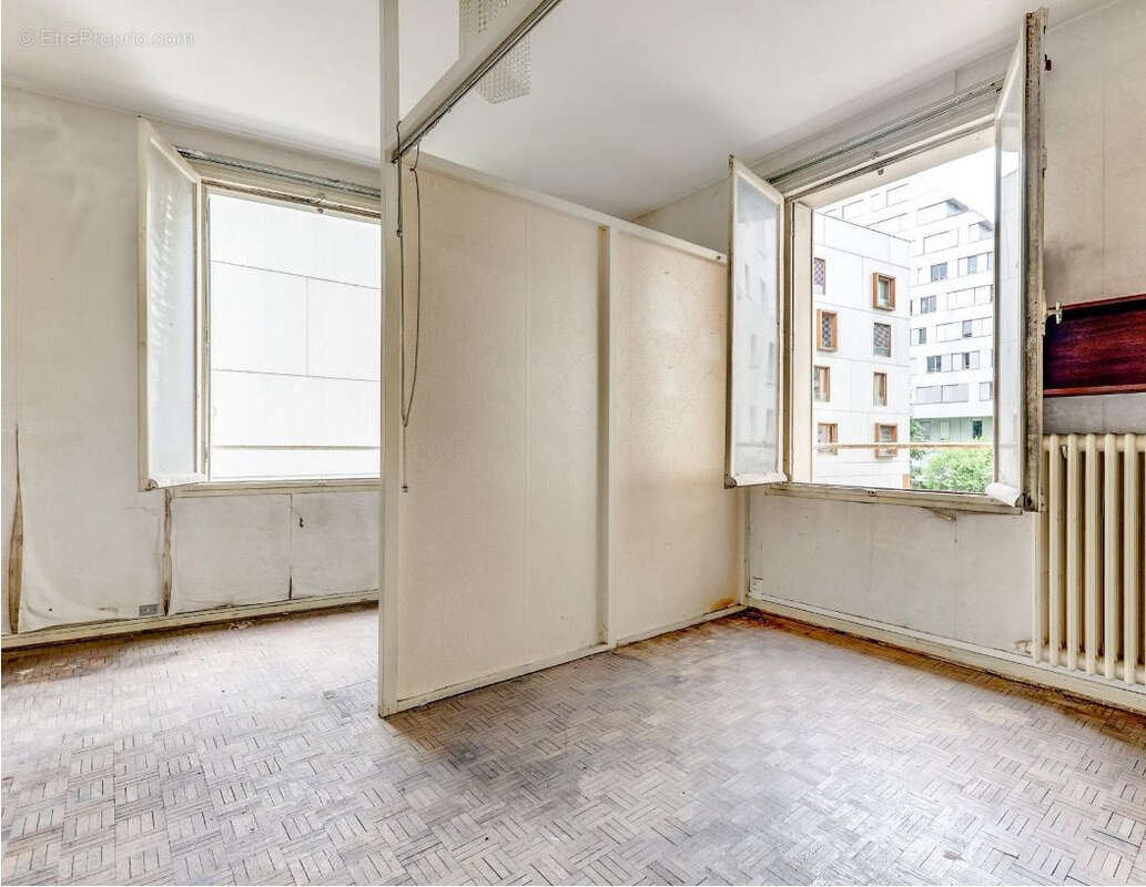 Appartement à PARIS-17E