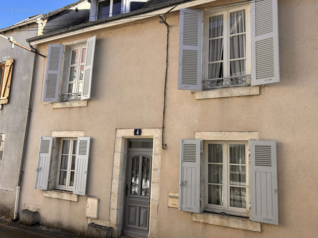 Maison à ARGENTON-SUR-CREUSE