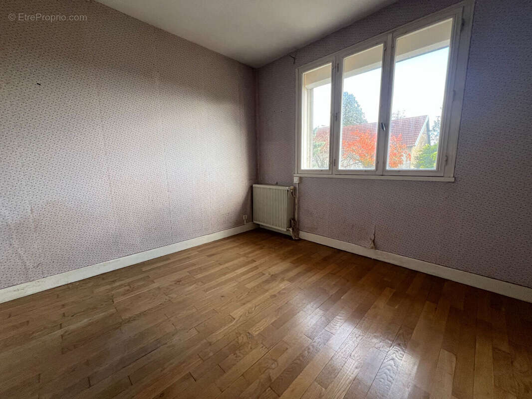 Maison à VELESMES-ESSARTS