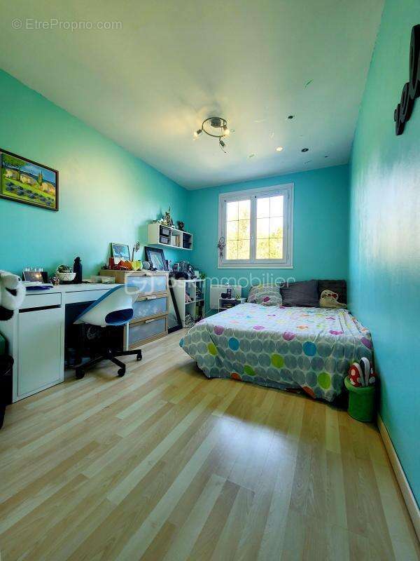 Maison à SAVIGNY-LE-TEMPLE