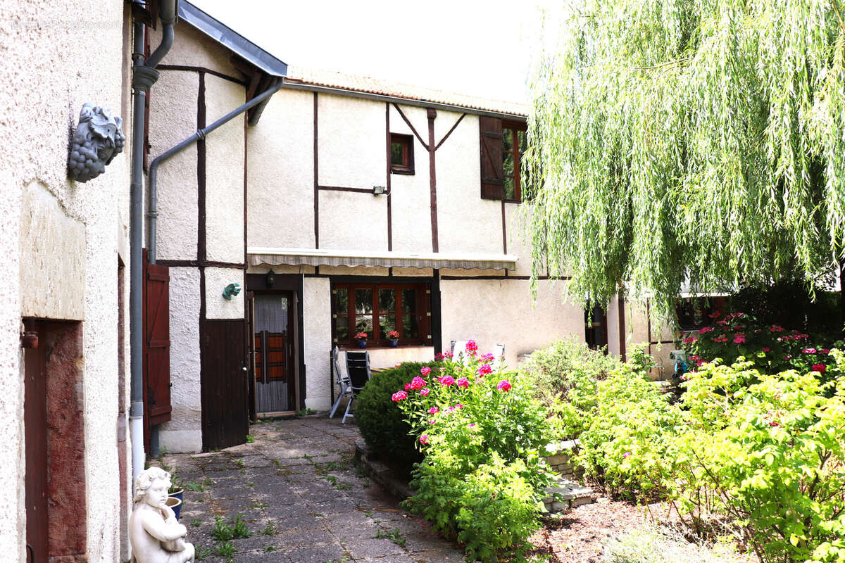 Maison à NOLAY