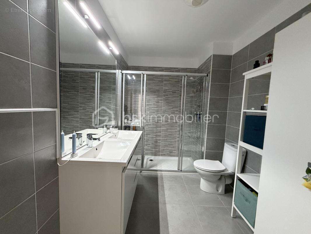 Appartement T3 récent avec terrasse, garage et cave - photo 6