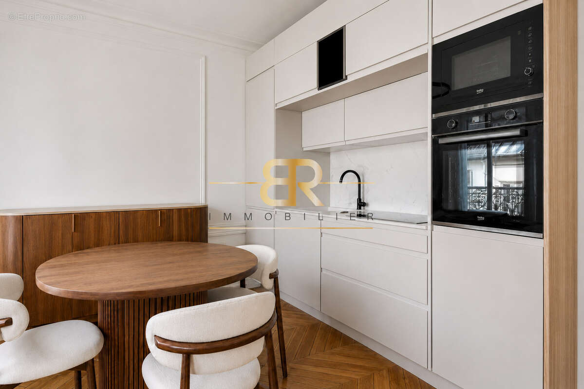 Appartement à PARIS-17E