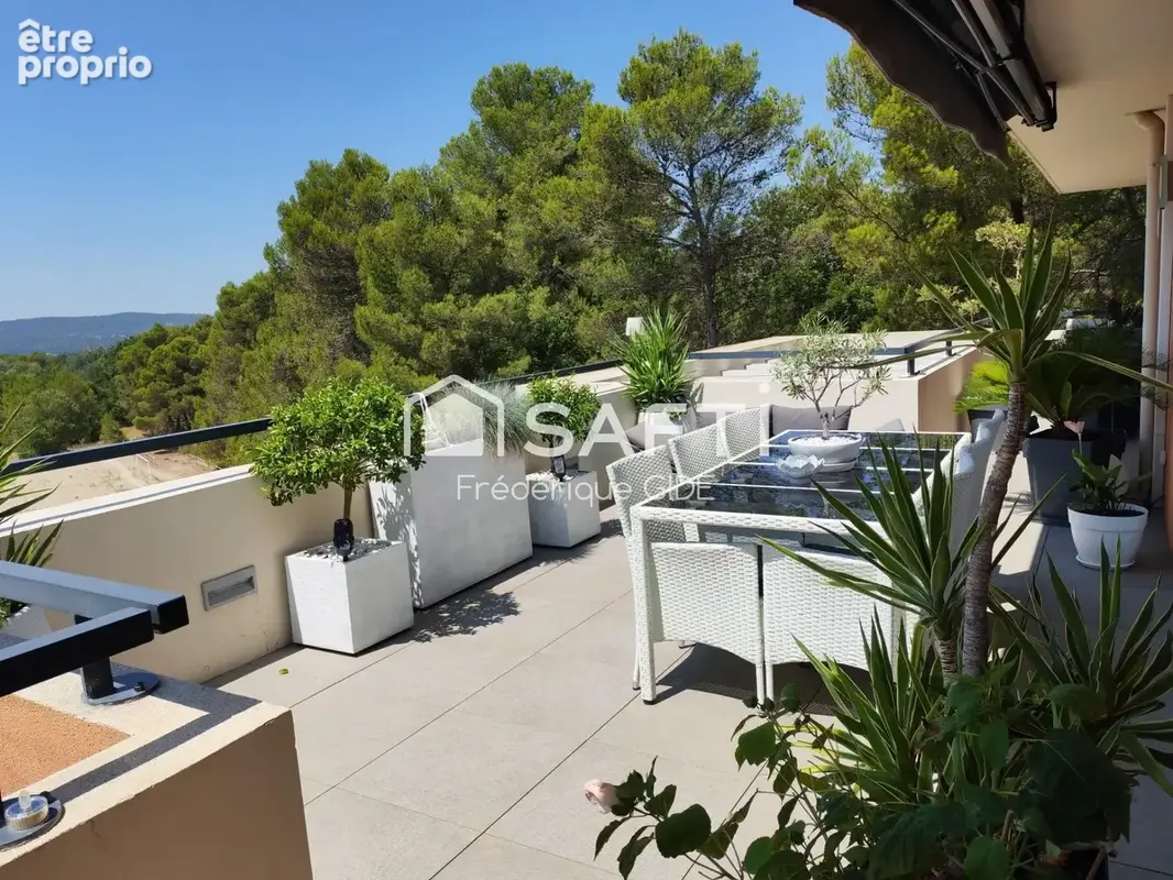 Photo 1 - Appartement à CHATEAUNEUF-LE-ROUGE