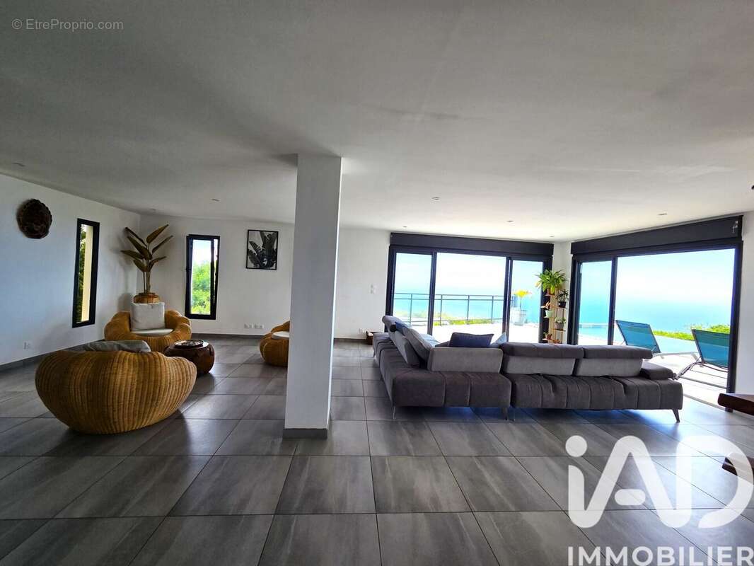 Maison 422 m² à Petite-Ile  - photo 4