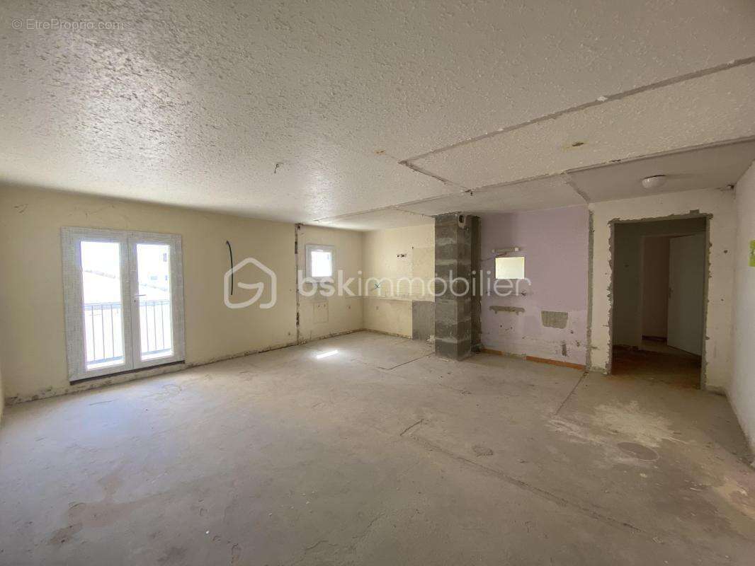 SAINT-CHRISTOL ((84) -  Créez votre T2 sur mesure ! Plateau sous forme d'appartement de 68 m² env. situé au 1er étage avec ascen - photo 9