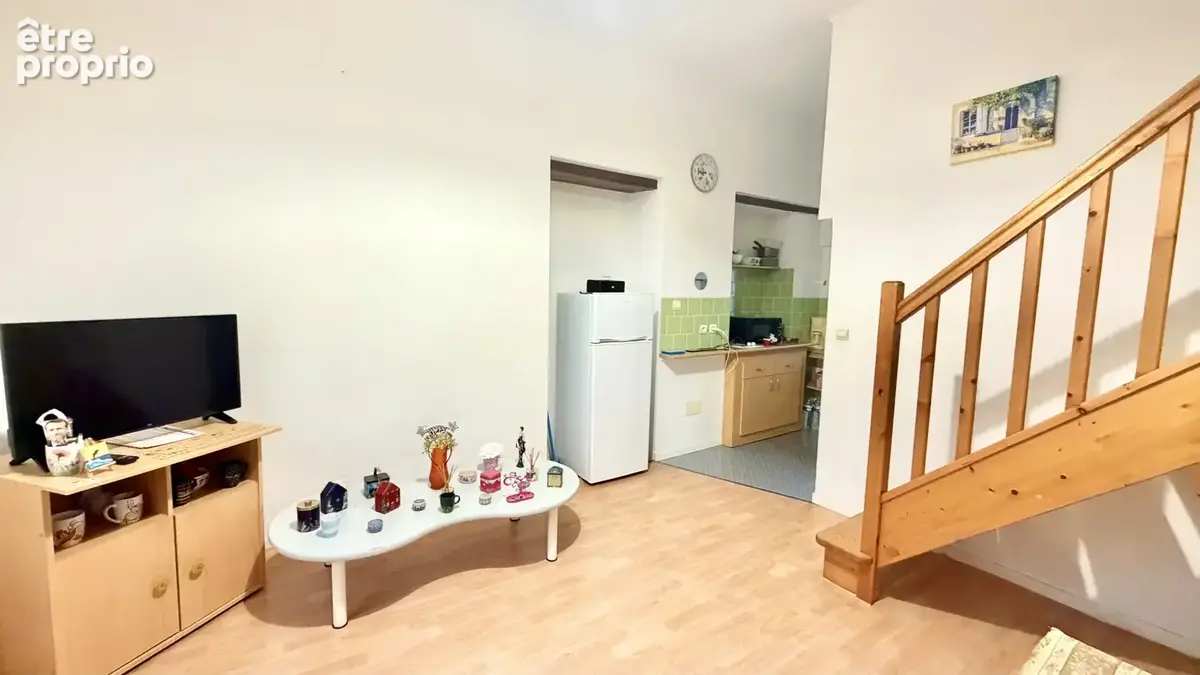 A vendre immeuble saint clément de la place - photo 6