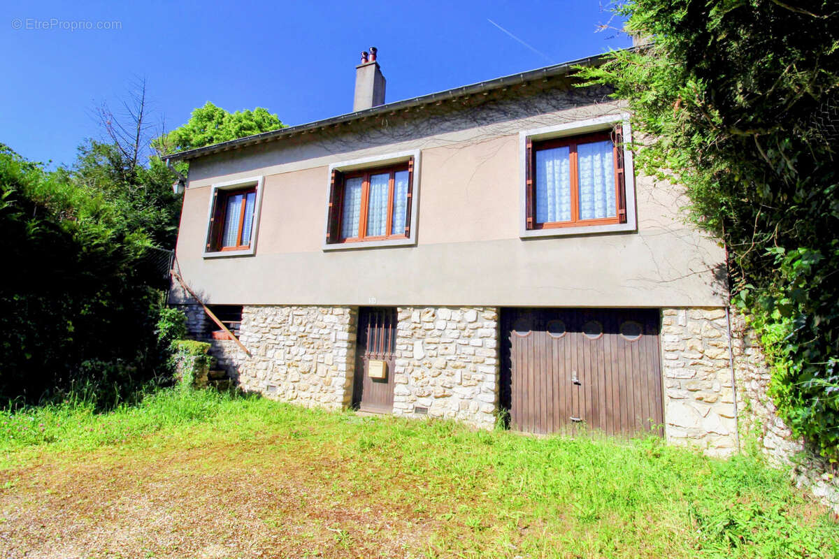 Maison à HOUDAN