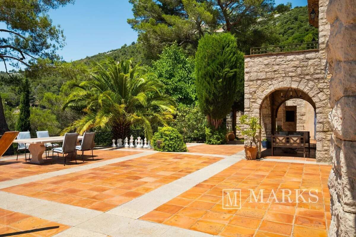 Maison à EZE