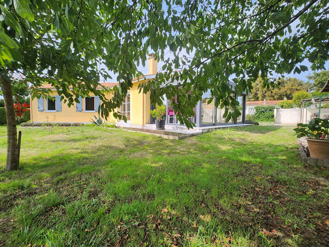 Maison à PUGNAC