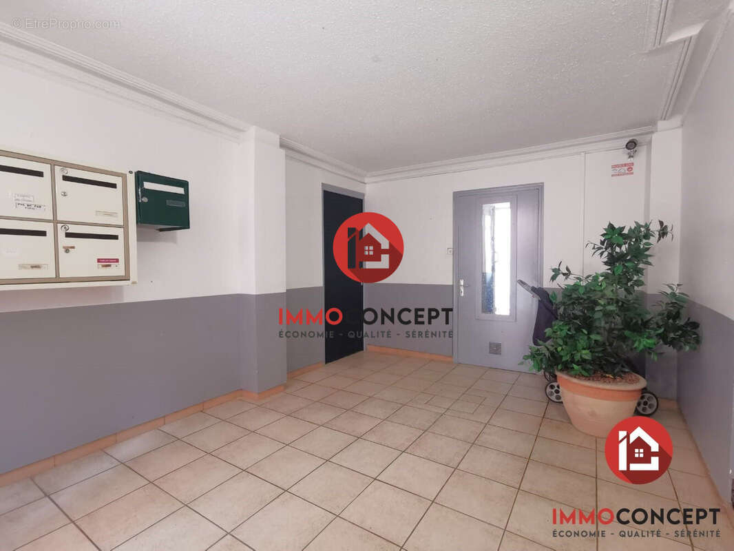 Appartement à BAGNOLS-SUR-CEZE