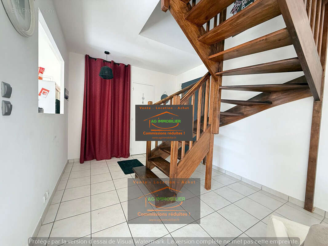 Maison à LA CHAPELLE-DU-LOU