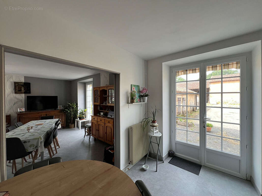 Maison à ITEUIL