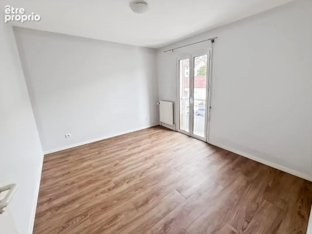 Clos chassaing /magnifique maison de ville / 5 chambres/ 3 sdb / jardin plat + terrasses/ garage et grand stationnement - photo 18