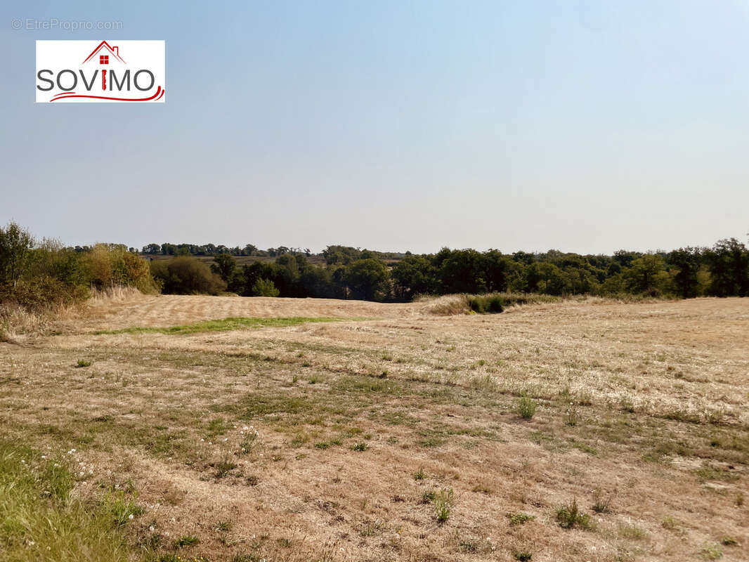 Laissez vous seduire par cette maison de campagne en pierre, nichée sur 3,41 ha en bord de rivière - photo 36