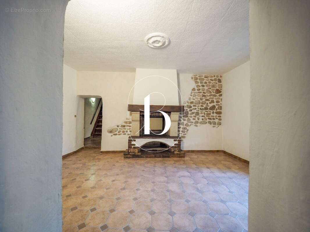 Maison à MOLIERES-SUR-CEZE