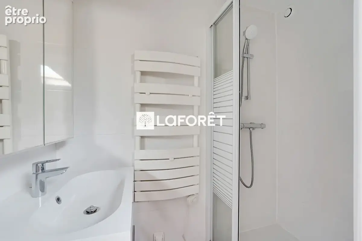 Appartement T5 atypique de 123m2 . Lumineux et calme au dernier étage d'une jolie copropriété. - photo 11