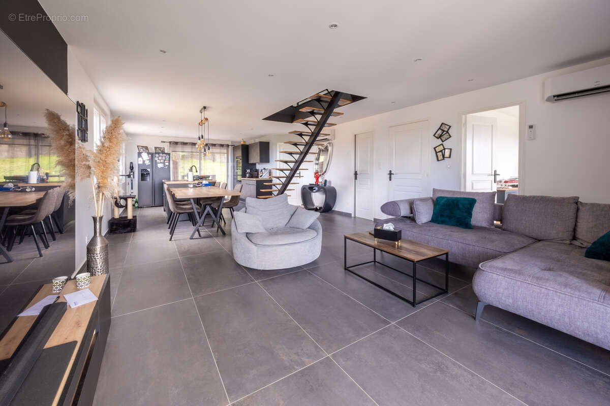 Maison à SAINT-FERREOL-D'AUROURE