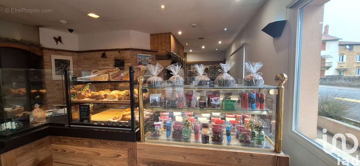 Photo 3 - Commerce à SAINT-GERMAIN-SUR-L'ARBRESLE