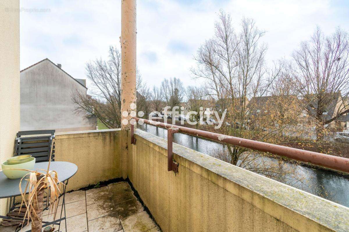 Appartement à MOISSY-CRAMAYEL