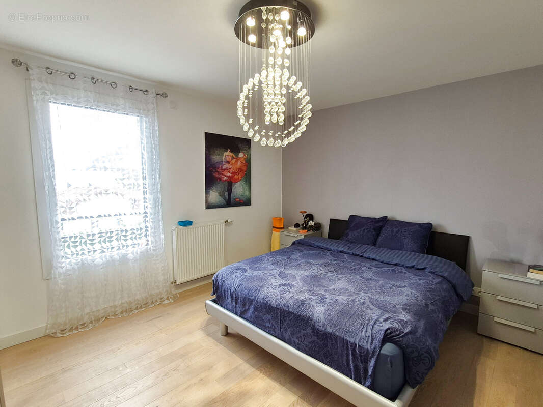 Appartement à COLLONGES-SOUS-SALEVE