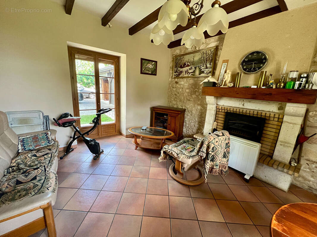 Maison en pierre à deux pas de Villeréal - photo 3