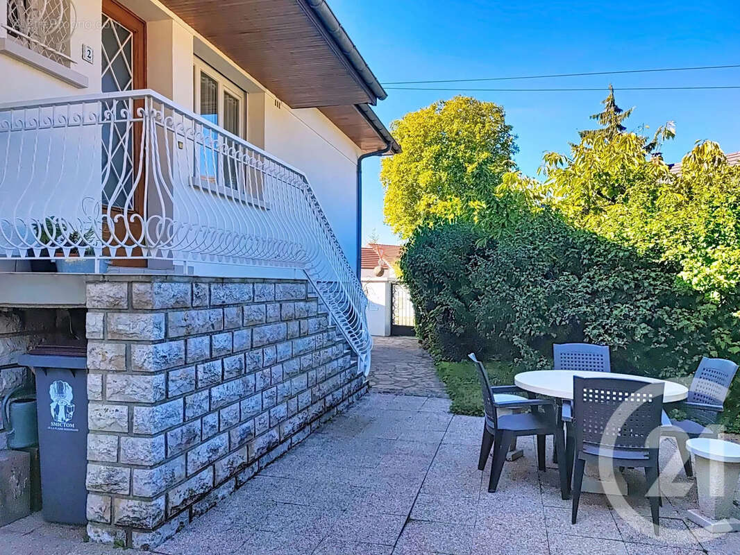 Maison à ARC-SUR-TILLE