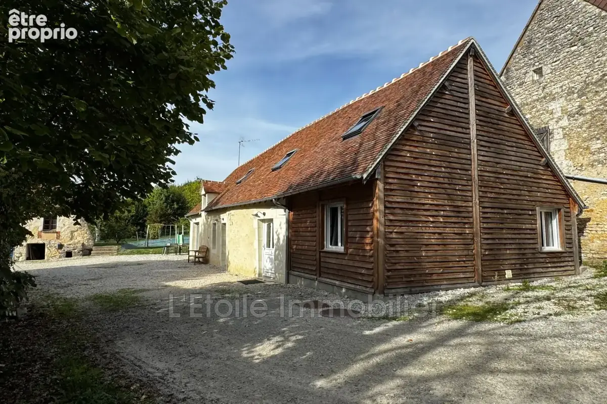 Maison 5 pièces 101 m² à vendre à Mortagne-Au-Perche (61400) - photo 1