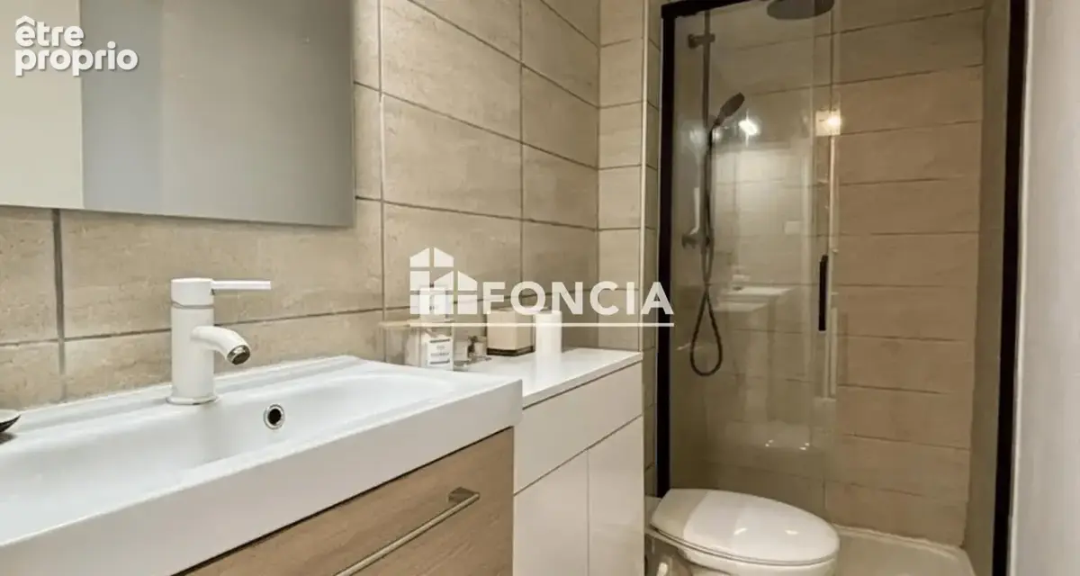 PONANT-Beau studio rénové et meublé avec parking privé - photo 5