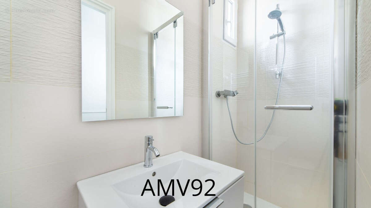Appartement à LA GARENNE-COLOMBES