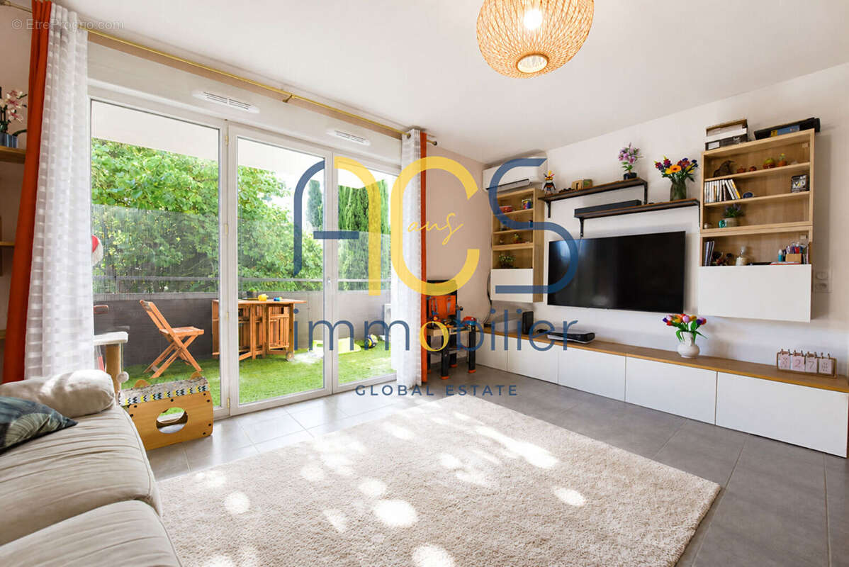 Appartement à CHATEAUNEUF-LES-MARTIGUES